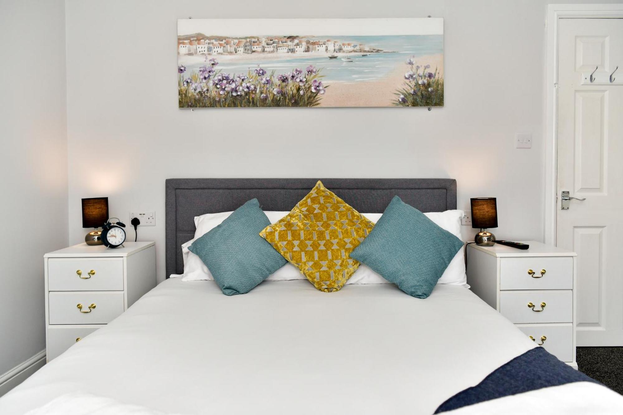 Free Parking - Heart Of The City - Superb Townhouse & Garden - Peaceful Area But Only 5Min Walk To Beach, Shops, Bars, Arena, Marina, Parks สวอนซี ภายนอก รูปภาพ
