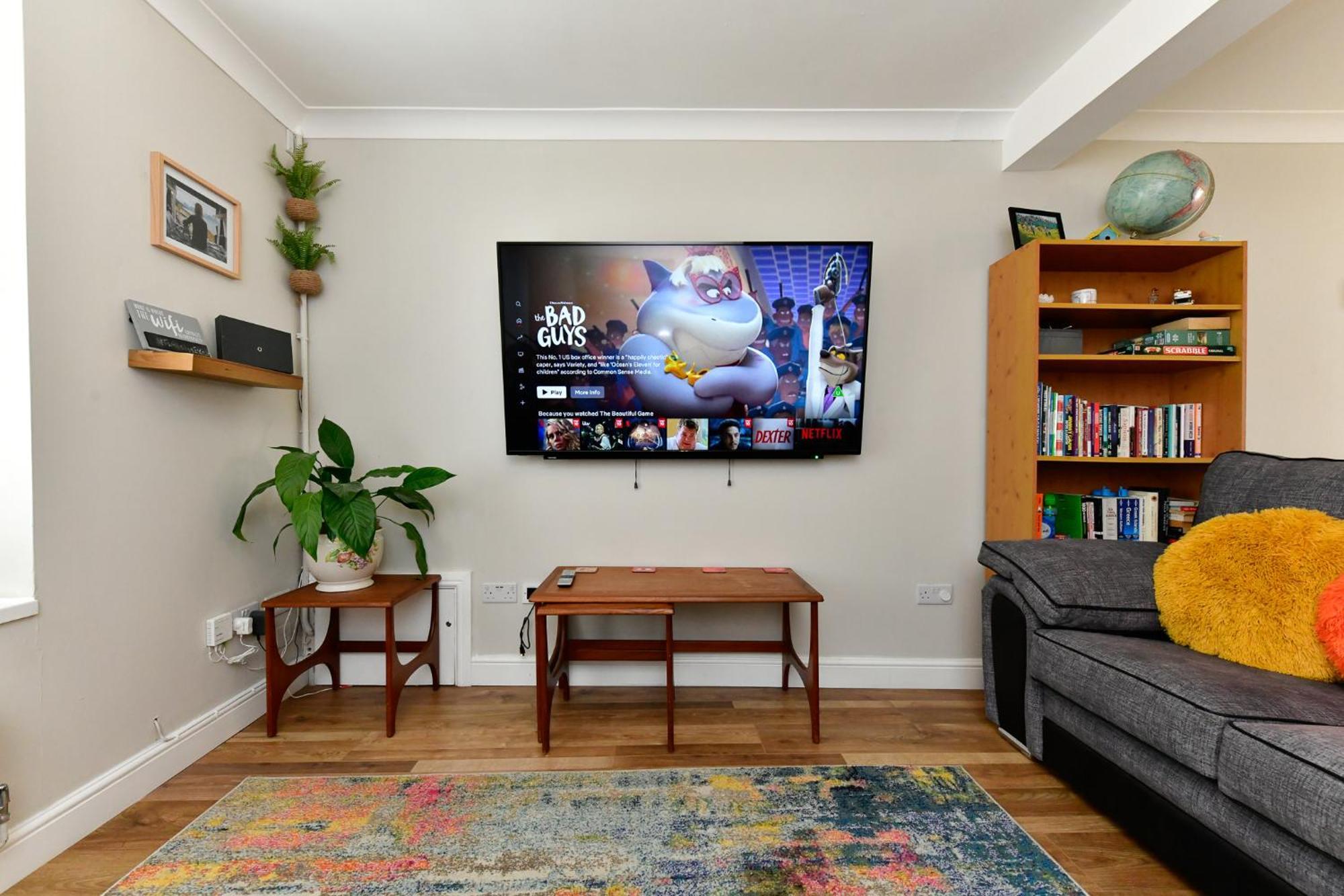 Free Parking - Heart Of The City - Superb Townhouse & Garden - Peaceful Area But Only 5Min Walk To Beach, Shops, Bars, Arena, Marina, Parks สวอนซี ภายนอก รูปภาพ